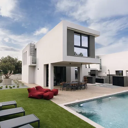 Villa Black Diamond Protarász